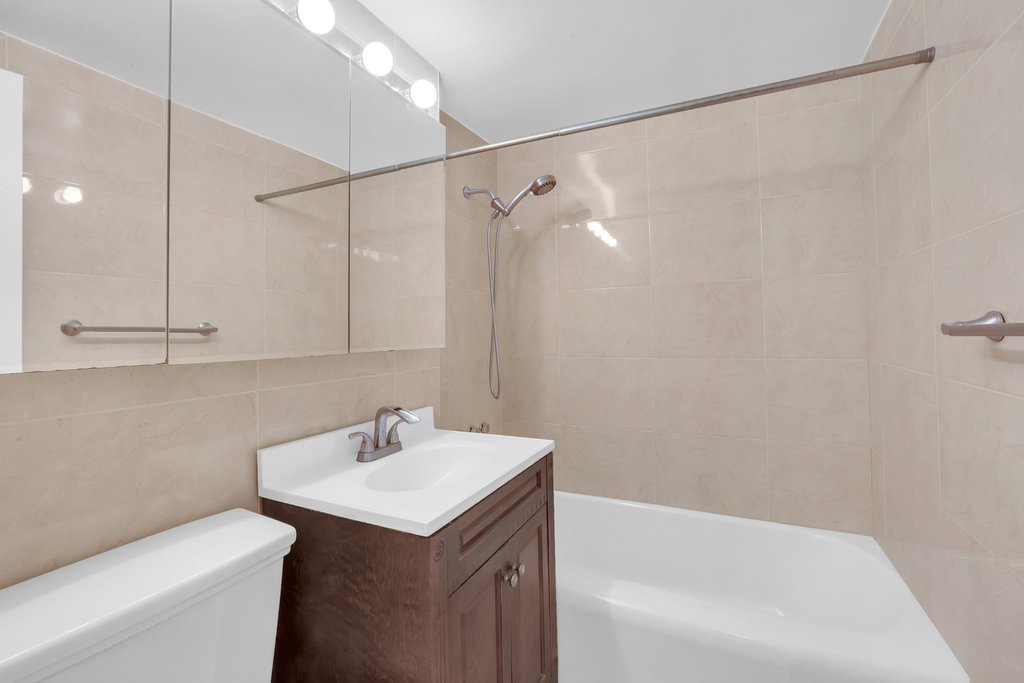 333 East 46th Street, Unit 18A photo 13