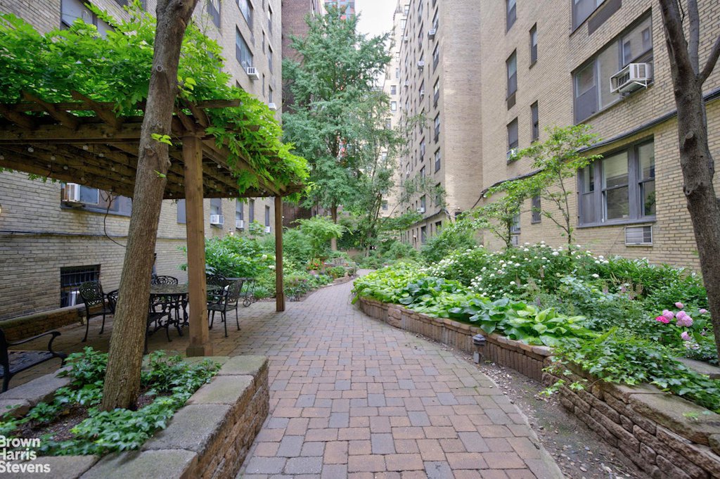 434 East 52nd Street, Unit 10F photo 12