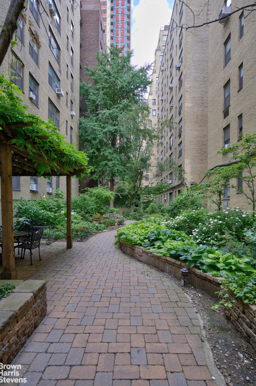 434 East 52nd Street, Unit 10F photo 13