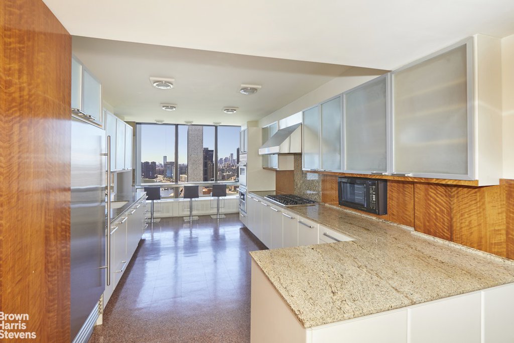 870 United Nations Plaza, Unit 33/34E photo 11