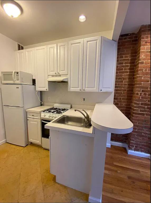 534 East 83rd Street, Unit 3A photo 3