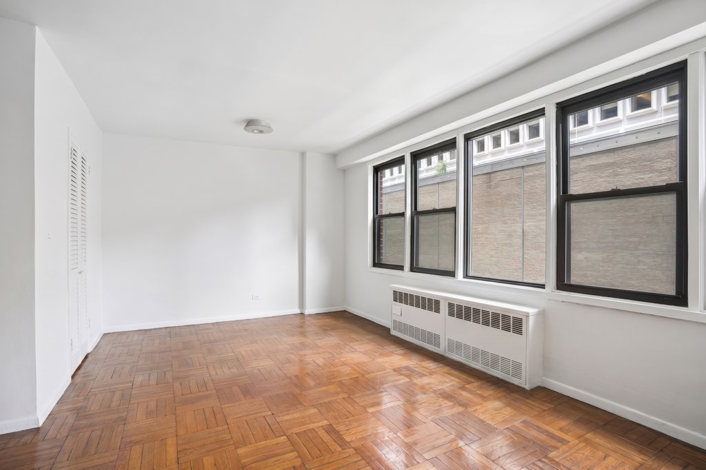220 East 54th Street, Unit 8J photo 8