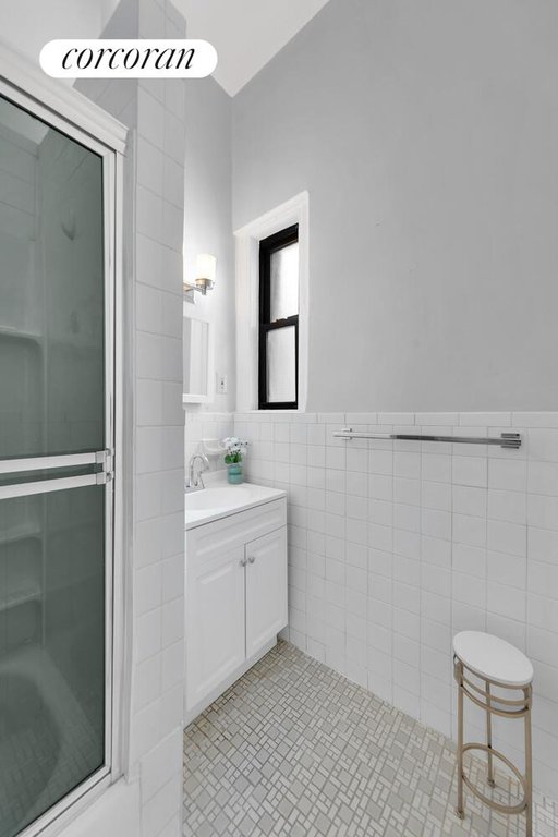 140 West 69th Street, Unit 124A photo 3
