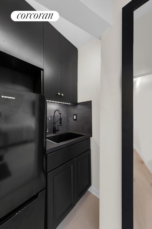 140 West 69th Street, Unit 124A photo 4
