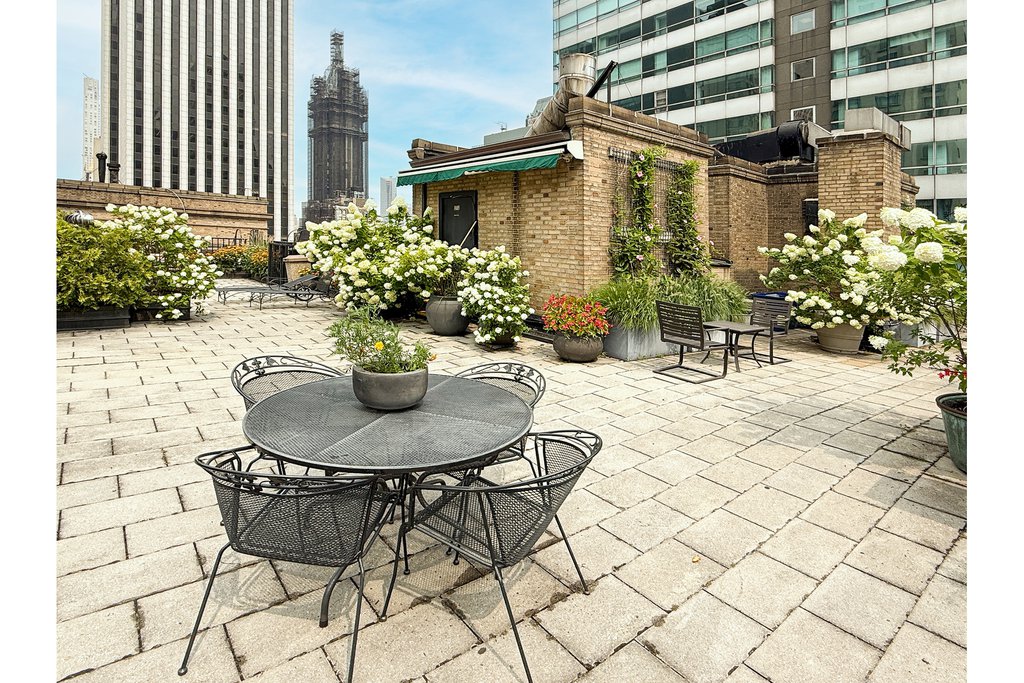 480 Park Avenue, Unit 2C photo 14