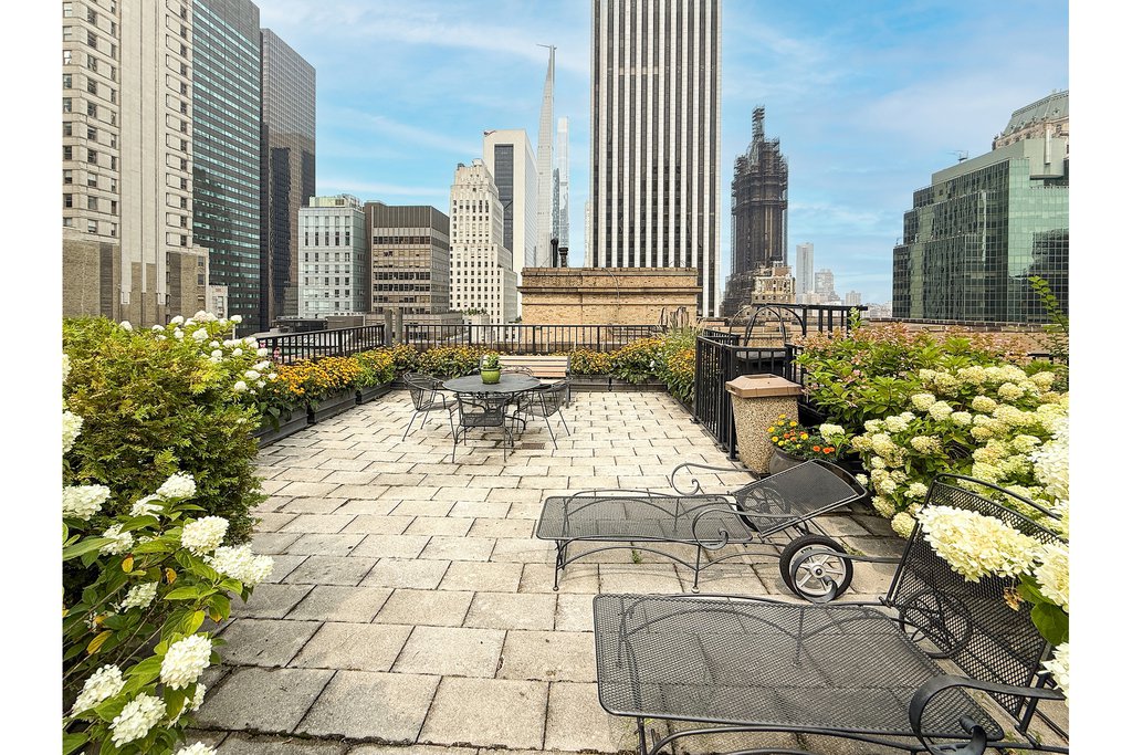 480 Park Avenue, Unit 2C photo 15