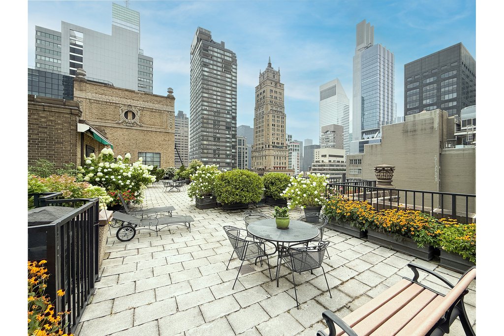 480 Park Avenue, Unit 2C photo 16