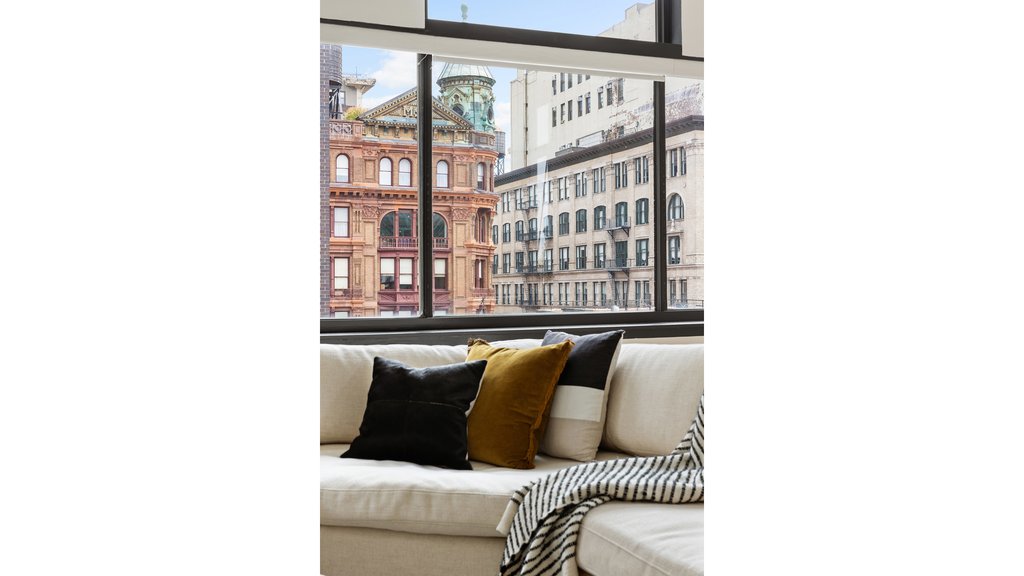 77 Bleecker Street, Unit 812 photo 3