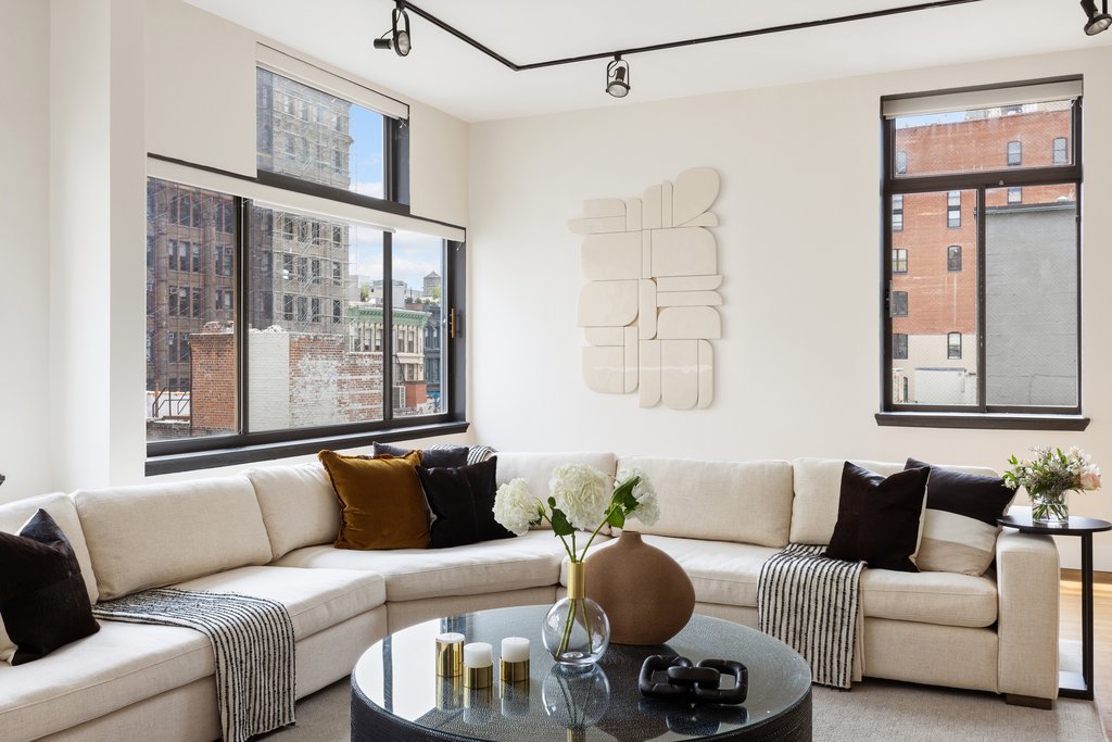 77 Bleecker Street, Unit 812 photo 4