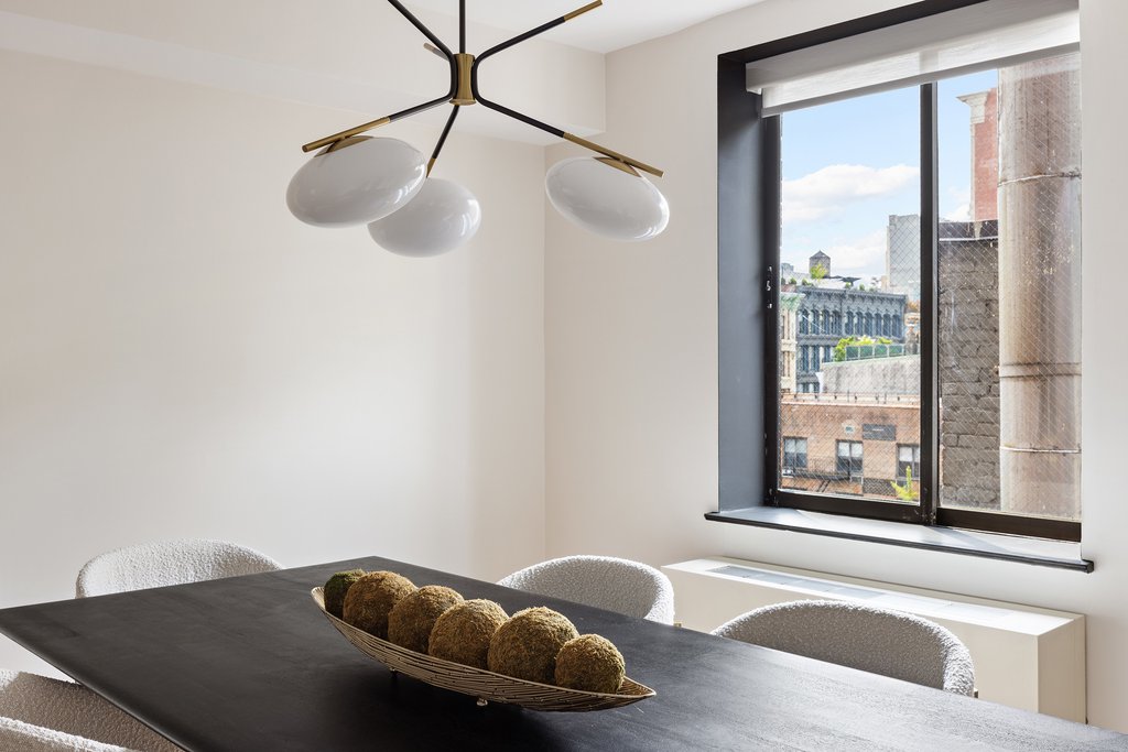 77 Bleecker Street, Unit 812 photo 8