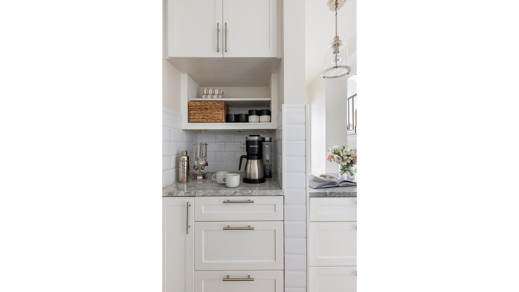 77 Bleecker Street, Unit 812 photo 9