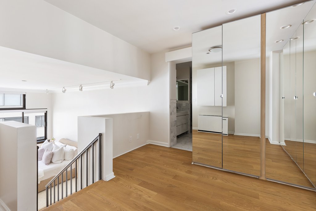 77 Bleecker Street, Unit 812 photo 13