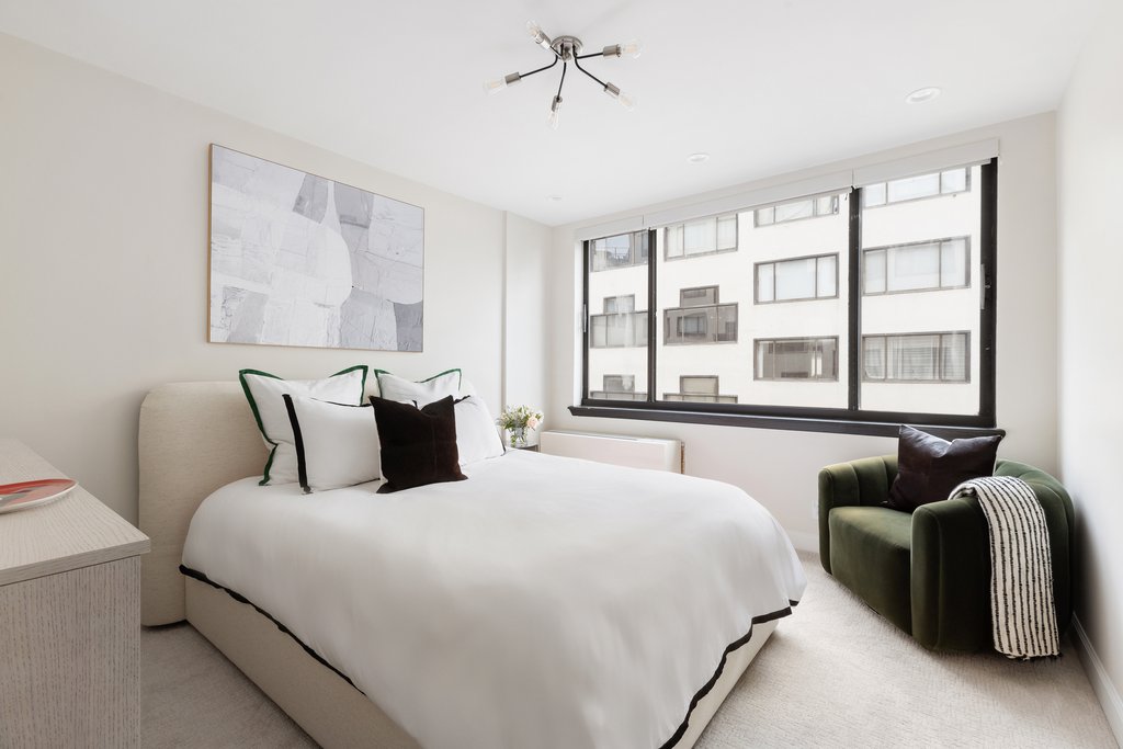 77 Bleecker Street, Unit 812 photo 15