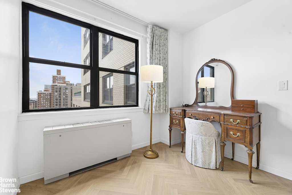 201 East 28th Street, Unit 15L photo 6