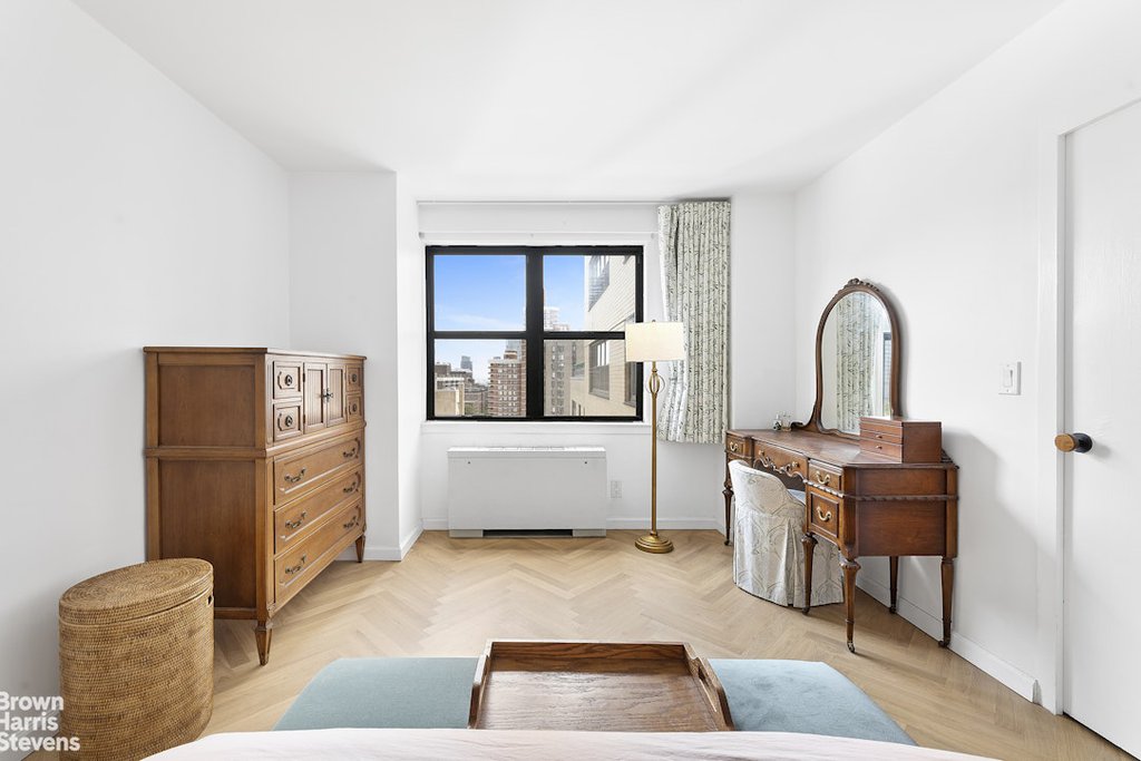 201 East 28th Street, Unit 15L photo 7