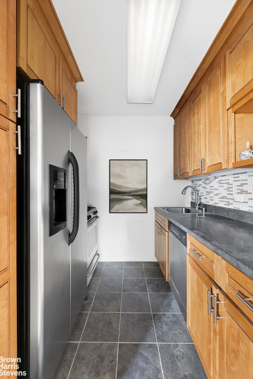 201 East 28th Street, Unit 15L photo 9