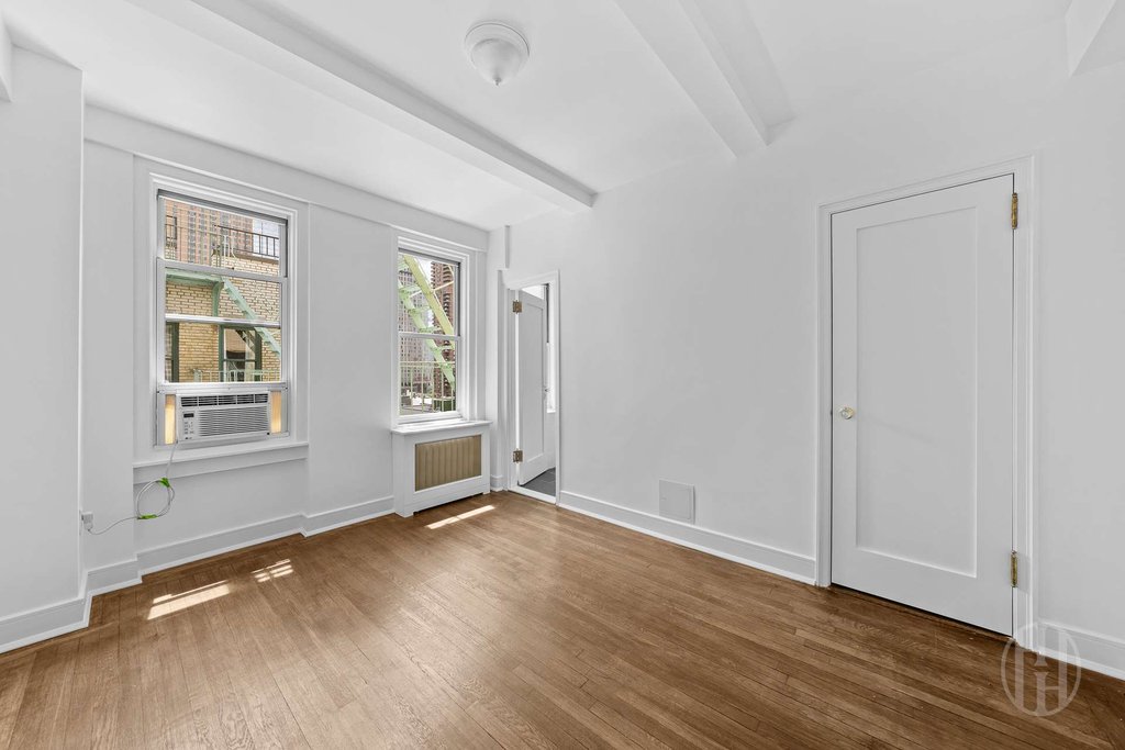 325 West 45th Street, Unit 1020 photo 11