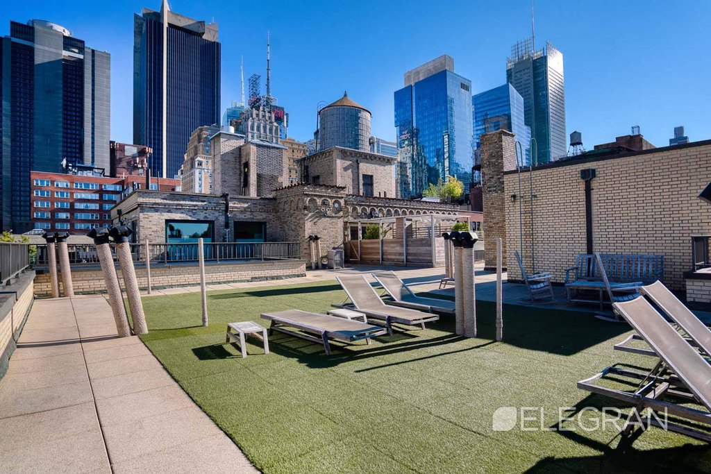 325 West 45th Street, Unit 1020 photo 16