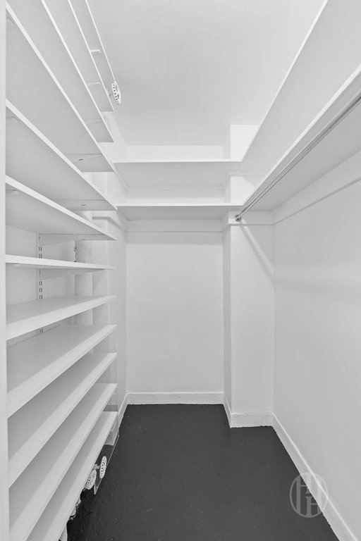 325 West 45th Street, Unit 1020 photo 12