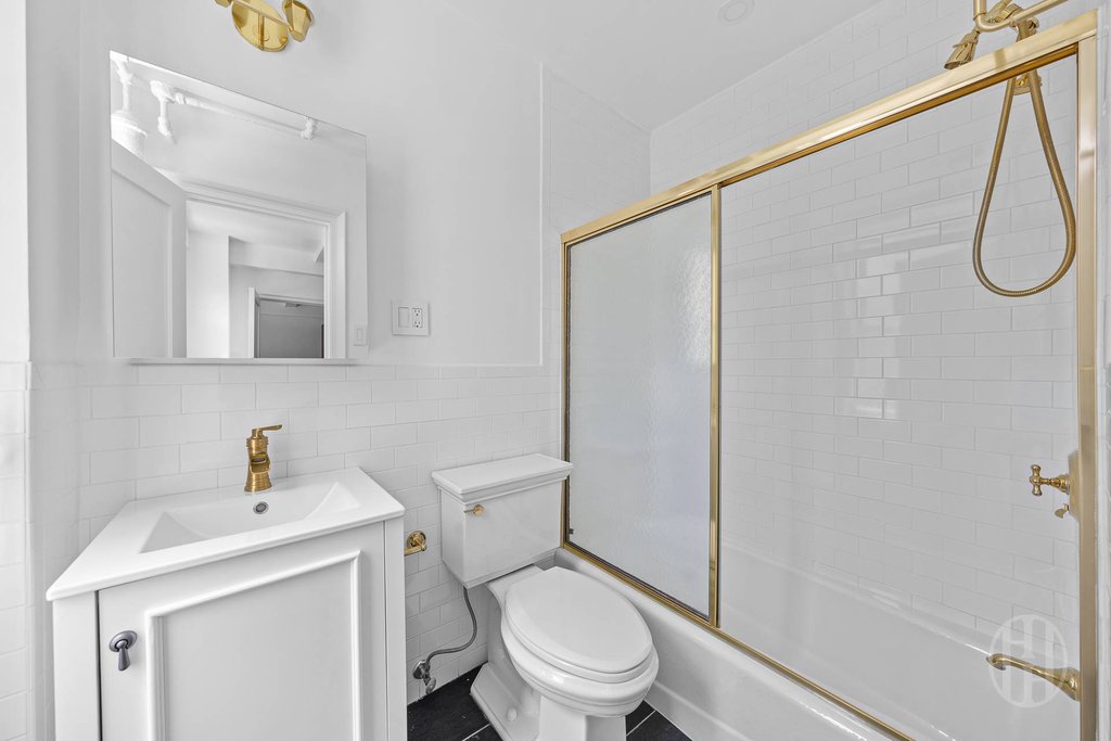 325 West 45th Street, Unit 1020 photo 14