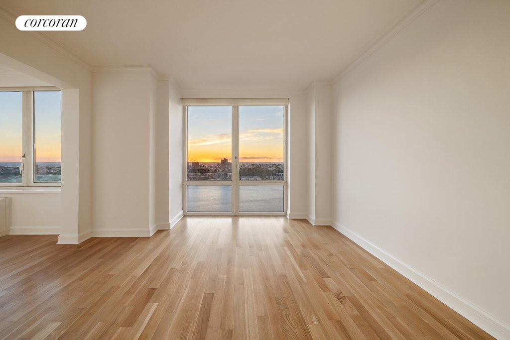 80 Riverside Boulevard, Unit 36B photo 2