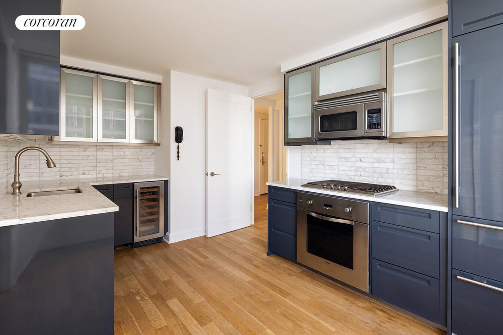 80 Riverside Boulevard, Unit 36B photo 7