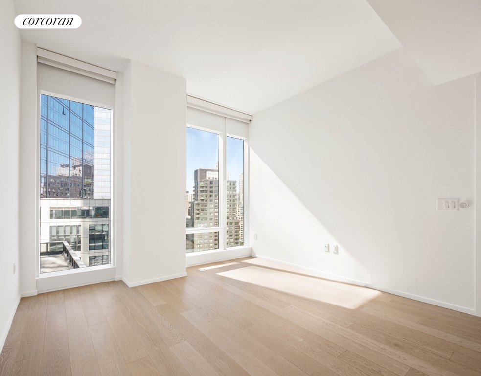30 Riverside Boulevard, Unit 21G photo 7
