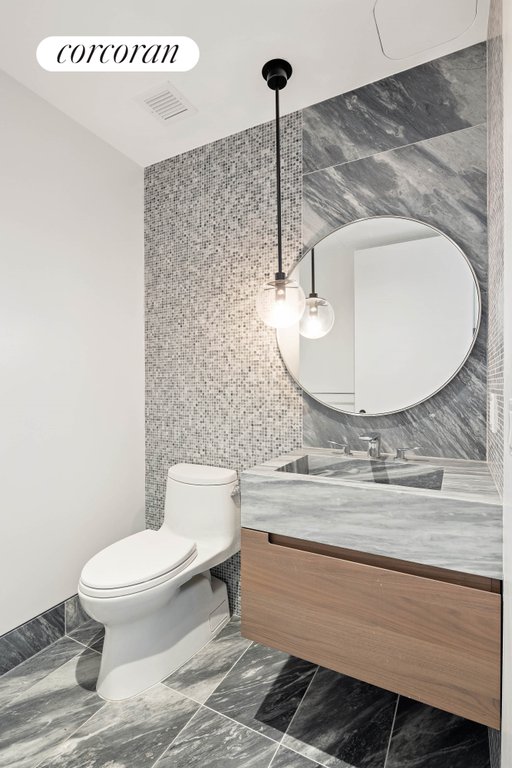 30 Riverside Boulevard, Unit 21G photo 9