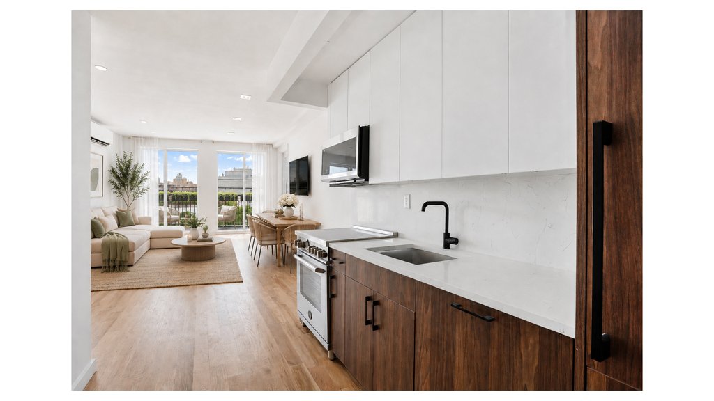 131 Madison Street, Unit PH