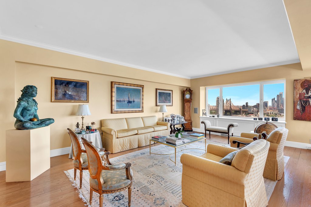 25 Sutton Place South, Unit PHG photo 4