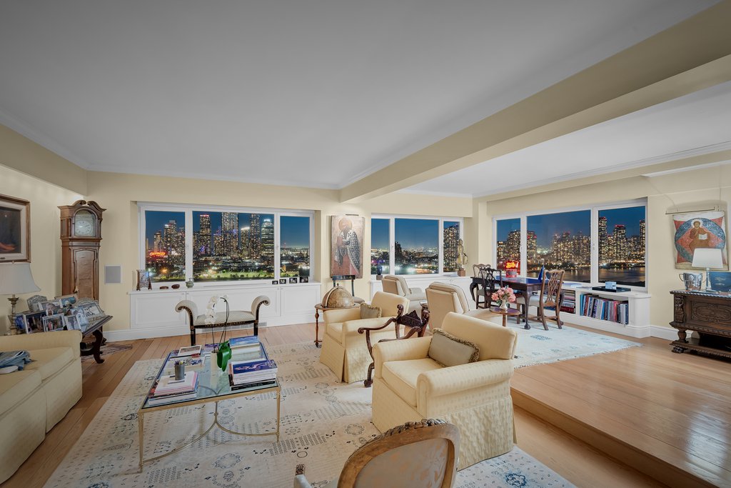 25 Sutton Place South, Unit PHG photo 7