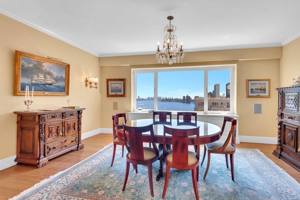 25 Sutton Place South, Unit PHG photo 8