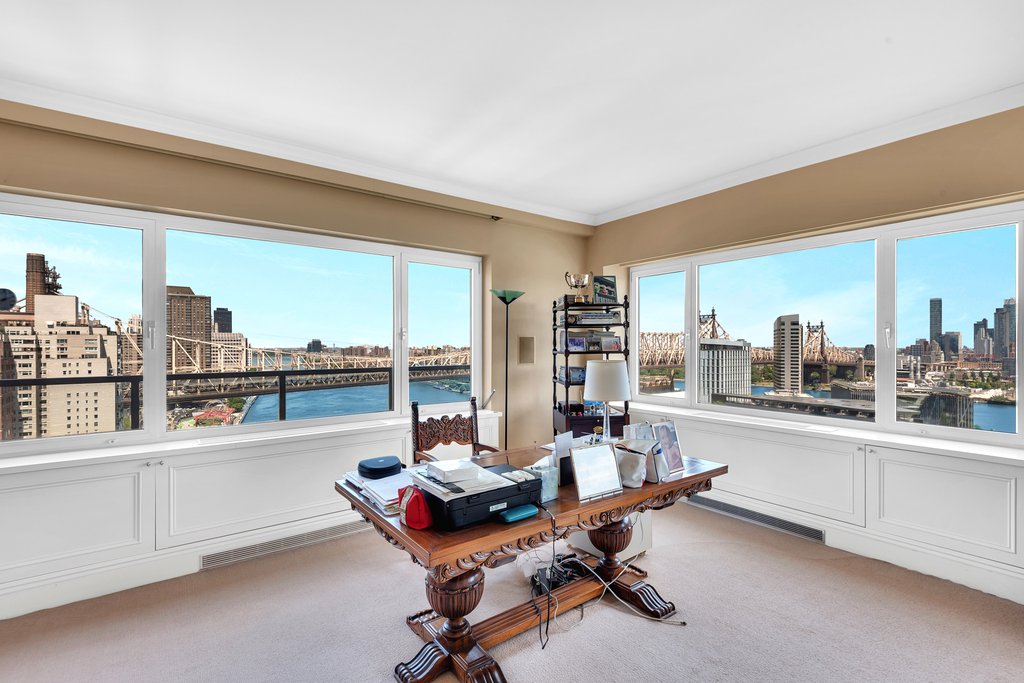 25 Sutton Place South, Unit PHG photo 12