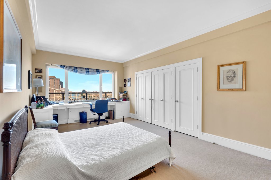 25 Sutton Place South, Unit PHG photo 14