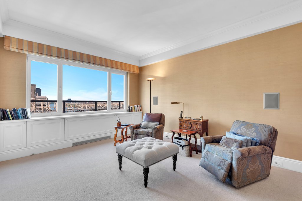 25 Sutton Place South, Unit PHG photo 15