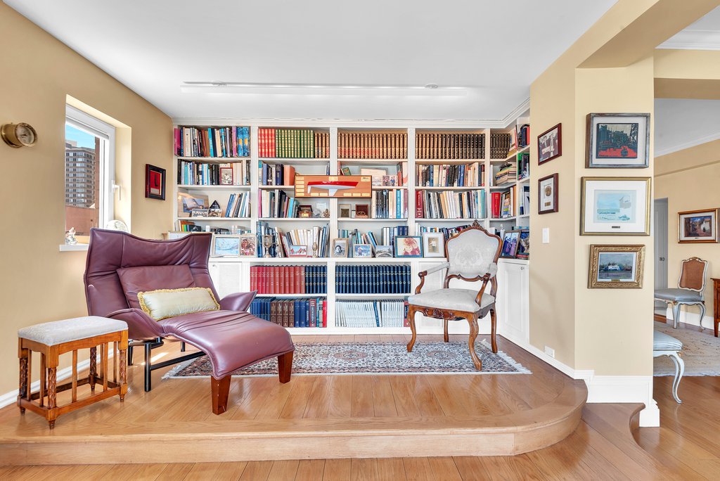 25 Sutton Place South, Unit PHG photo 21