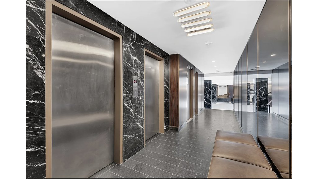 25 Sutton Place South, Unit PHG photo 22