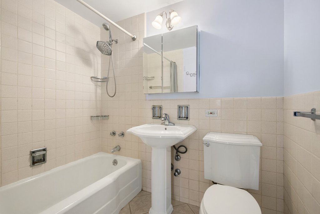205 East 63rd Street, Unit 5A photo 12