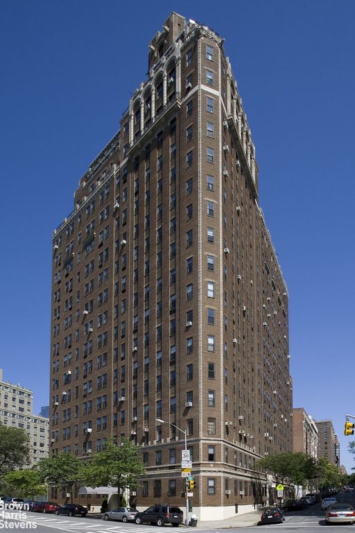 230 Riverside Drive, Unit 1L photo 8