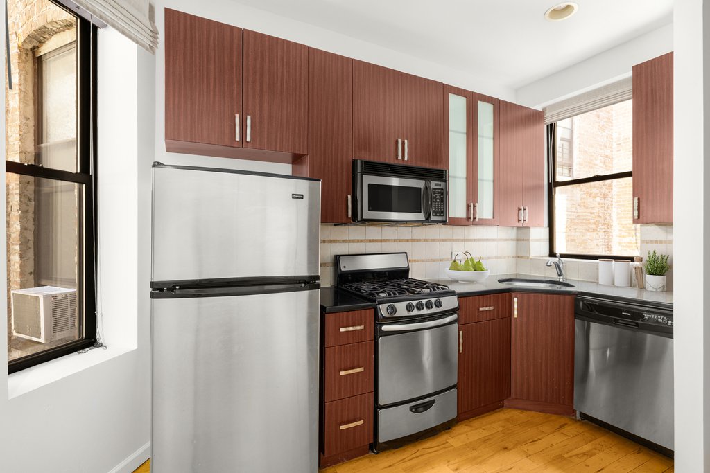 2072 Frederick Douglass Boulevard, Unit 4A photo 4