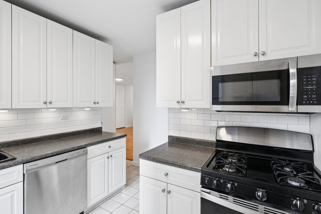 300 East 40th Street, Unit 6C photo 10