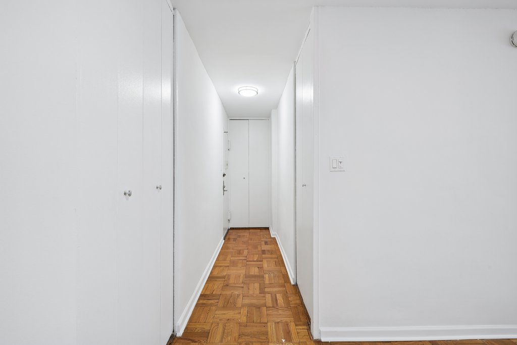 300 East 40th Street, Unit 6C photo 16