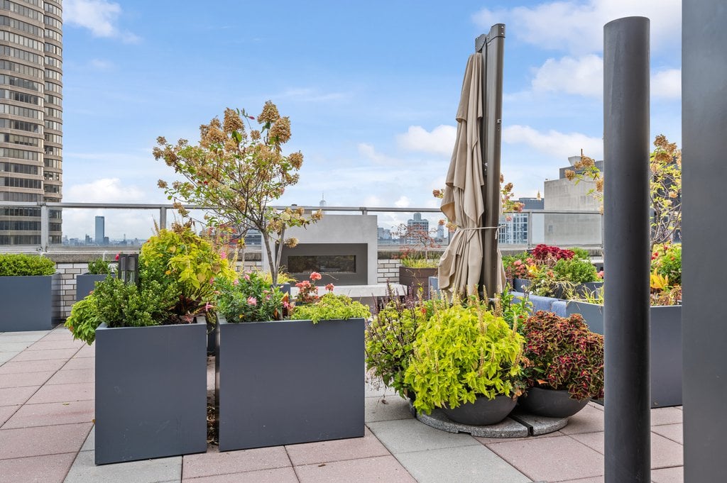 300 East 40th Street, Unit 6C photo 21
