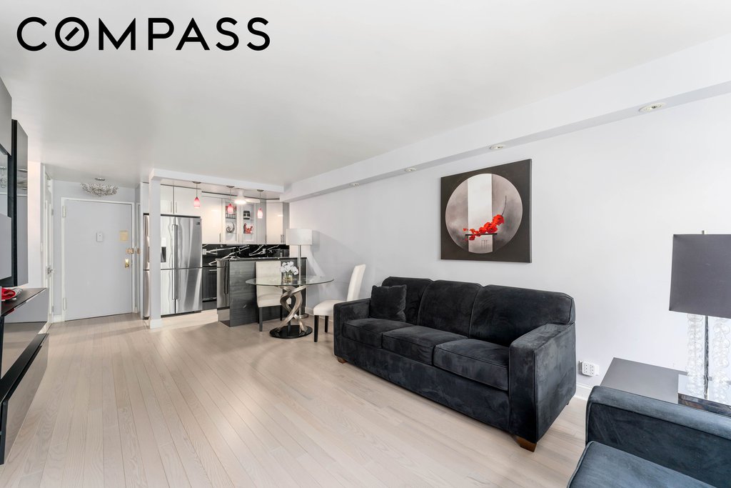 435 East 65th Street, Unit 4E1 photo 2