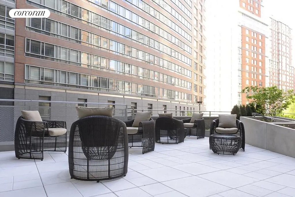 2 River Terrace, Unit 9C photo 14