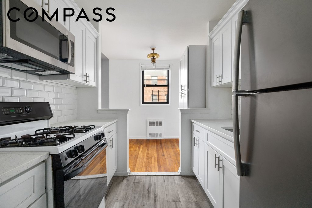 1199 East 53rd Street, Unit 6P photo 2