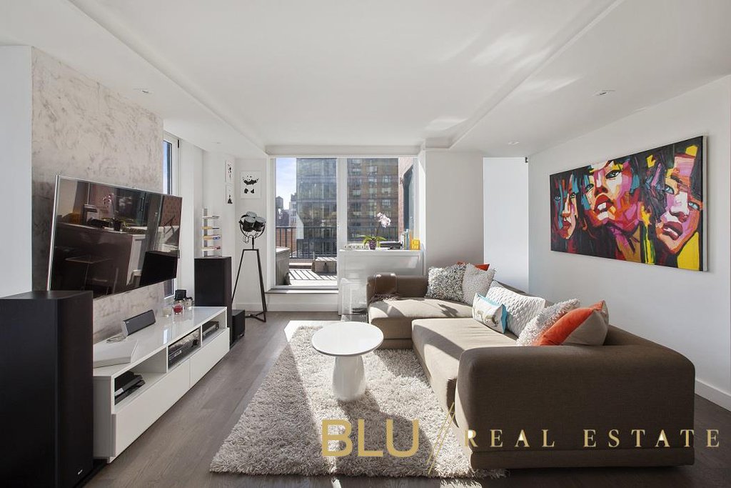 1 Irving Place, Unit V15B photo 2