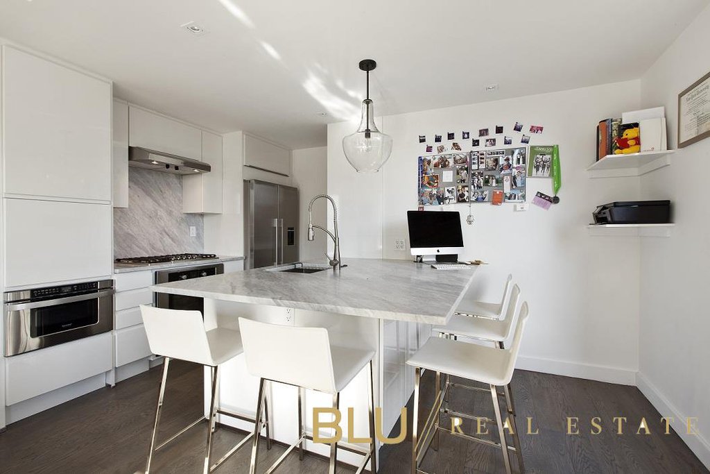1 Irving Place, Unit V15B photo 3
