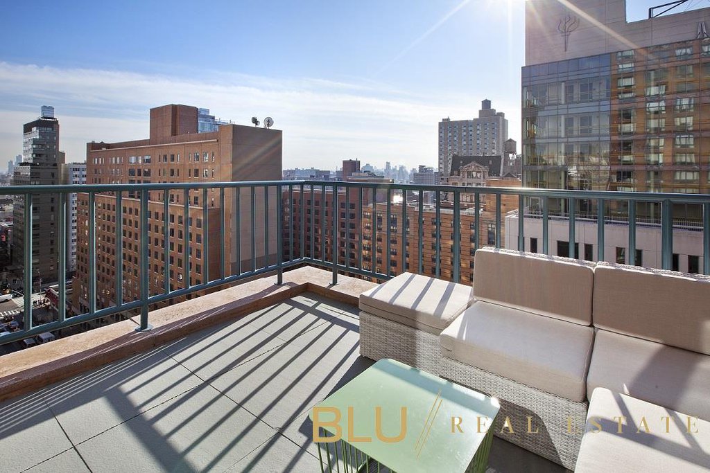 1 Irving Place, Unit V15B photo 6