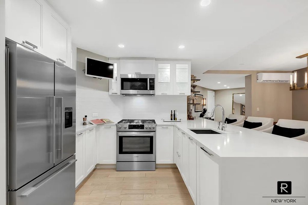 330 East 38th Street, Unit 9AQ photo 4